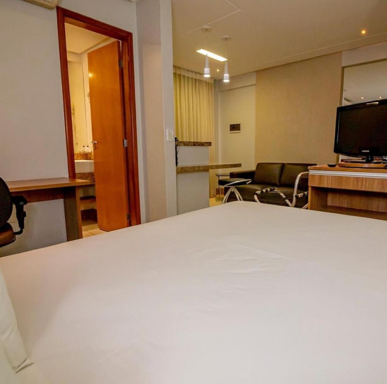 Sun Square Suites Hotel By Lual Goiânia Eksteriør billede