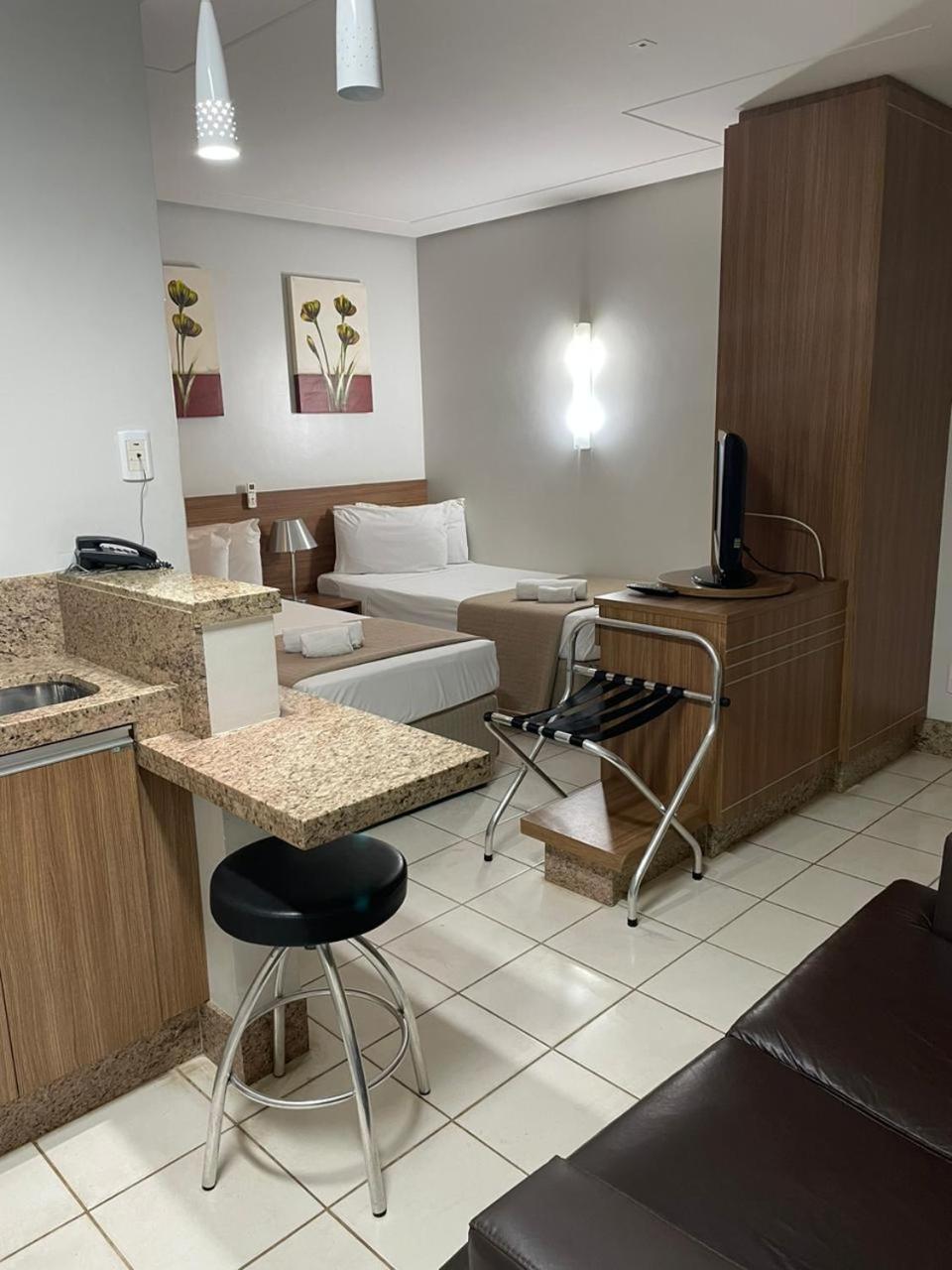 Sun Square Suites Hotel By Lual Goiânia Eksteriør billede